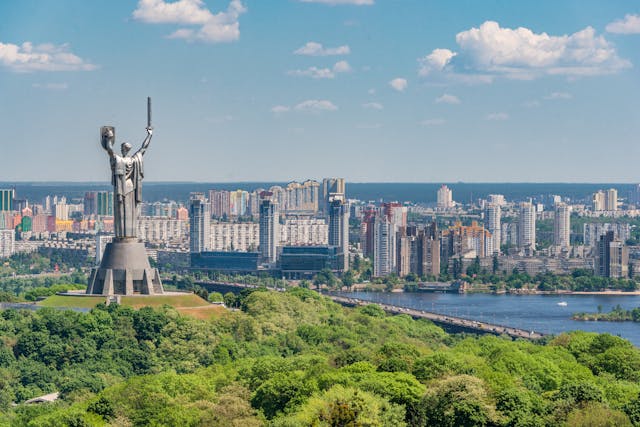 Which is The Best and Fastest Internet Speed in Ukraine in 2025?